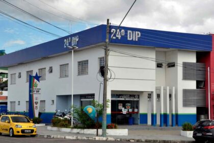 Polícia Civil do Amazonas prende dupla por roubar aparelhos celulares no Centro de Manaus
