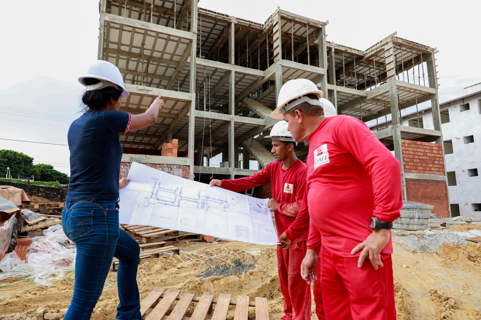 Manaus está entre as dez melhores cidades do Brasil em negócios