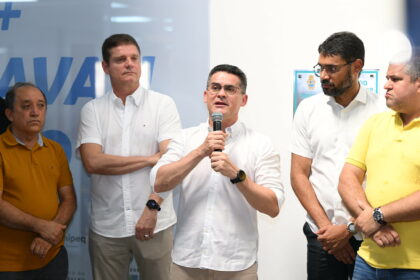 Prefeito inaugura Central do Empreendedor