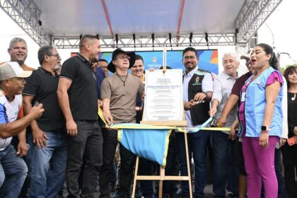 Prefeito de Manaus inaugura a primeira feira municipal no bairro Colônia Antônio Aleixo