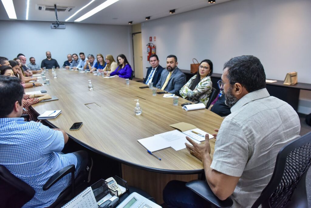 Após acordo firmado com governador Wilson Lima, médicos retomam imediatamente 100% dos serviços de saúde do estado