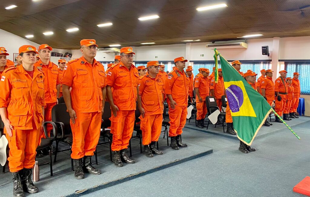 Protagonismo feminino: CBMAM realiza passagem de comando da primeira mulher a liderar o Batalhão de Incêndio