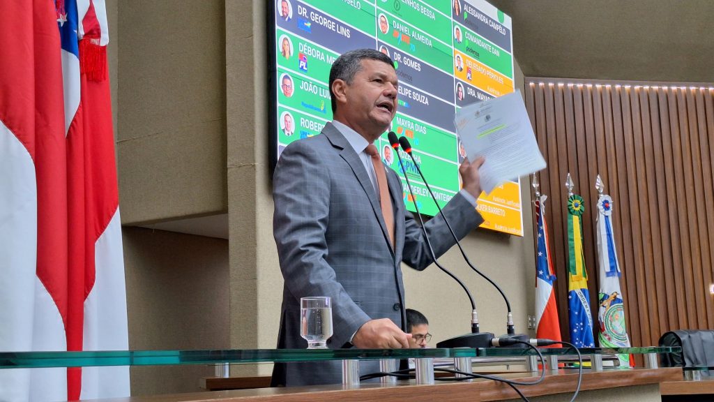 Dan Câmara apresenta relatório da atuação no parlamento estadual em 2023