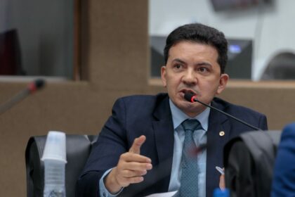 Projetos de Lei do deputado Delegado Péricles que beneficiam à população do Amazonas seguiram para sanção do Governo