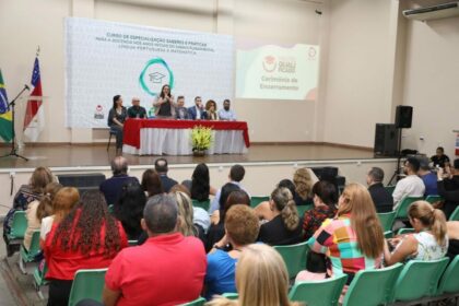 Mais de 2 mil professores concluem curso promovido pela UEA e Secretaria de Educação