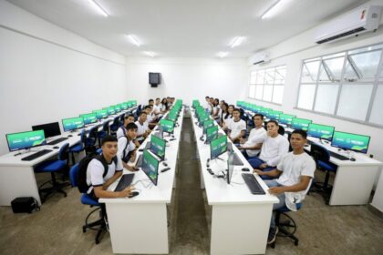 Em 2023, Governo do Amazonas investiu em tecnologia e fortaleceu a segurança nas escolas