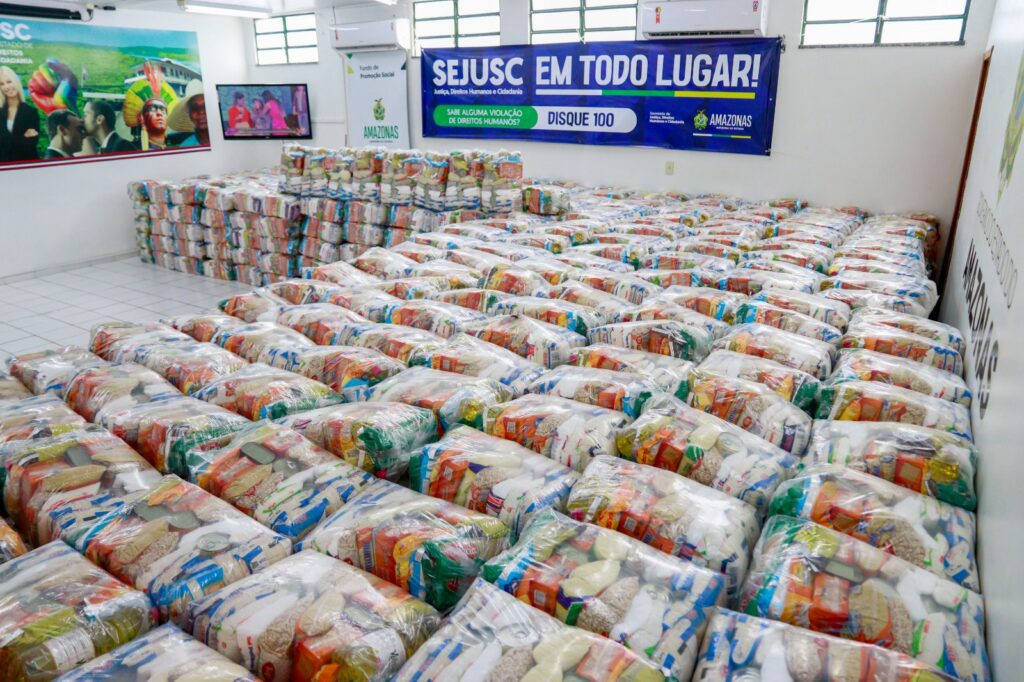 Governo do Amazonas distribui 1,1 mil cestas de alimentos para organizações com trabalhos sociais no Amazonas   