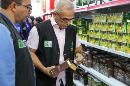 Operação ‘Boas Festas’: Ipem-AM fiscaliza mais de 13,4 mil produtos natalinos em Manaus e Região Metropolitana