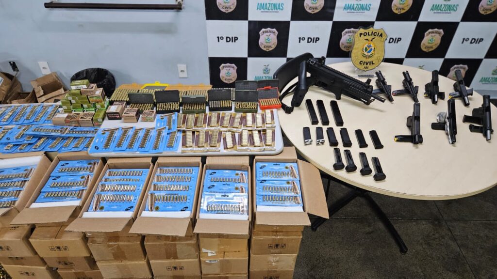 Operação Paiol: Polícia Civil do Amazonas (PC-AM) prende indivíduo com oito armas de fogo e cerca de 30 mil munições