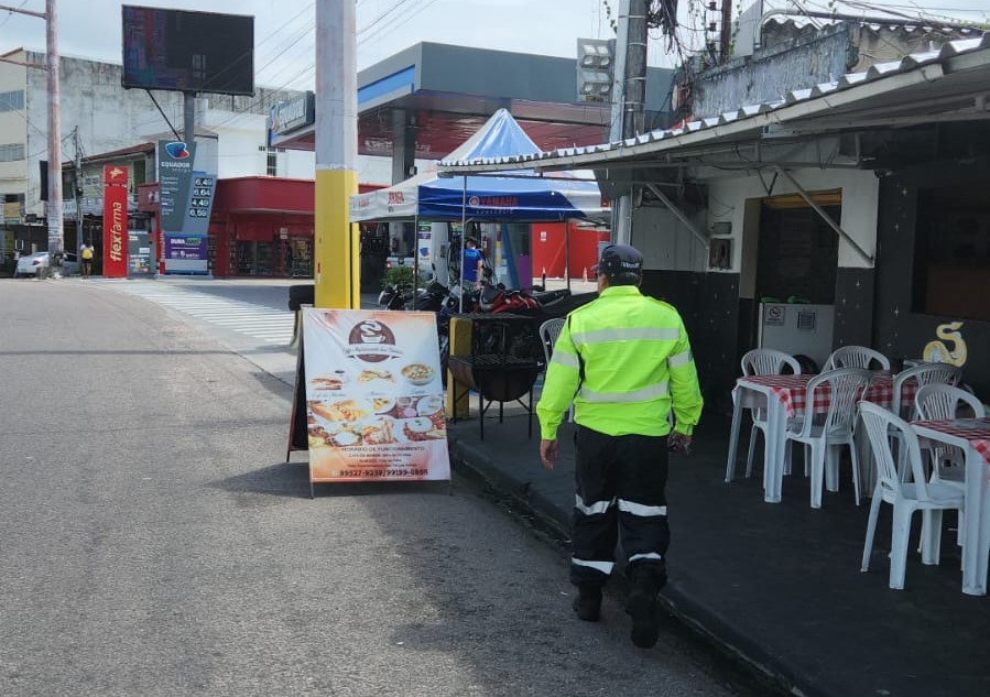 Prefeitura realiza operação “Calçada Livre”
