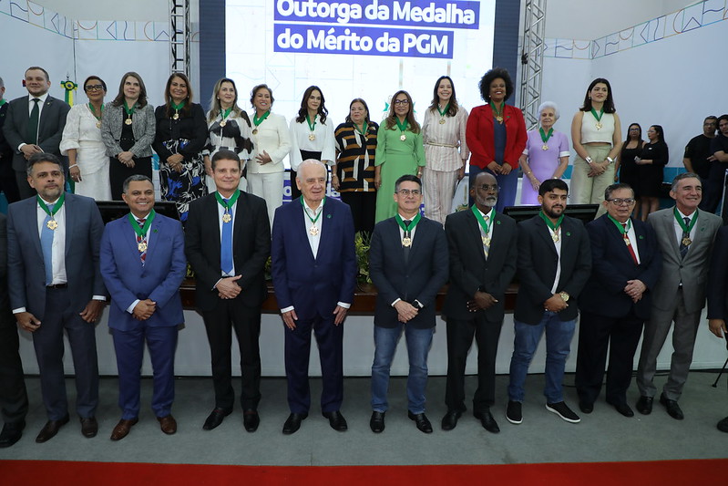 Prefeitura de Manaus entrega Medalha do Mérito da PGM