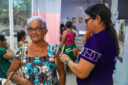 Usuárias do São José Operário recebem atendimentos da Unidade Móvel de Saúde da Mulher da prefeitura