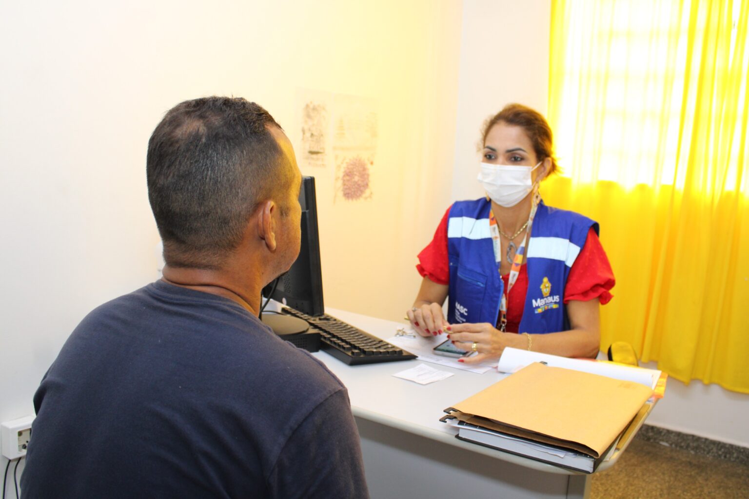 Prefeitura de Manaus promove ação de cidadania natalina para usuários atendidos pelo Centro POP