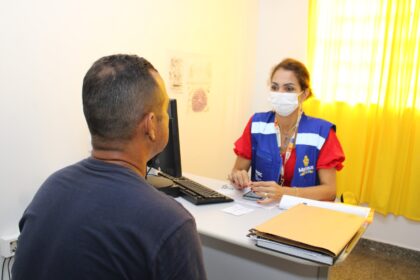 Prefeitura de Manaus promove ação de cidadania natalina para usuários atendidos pelo Centro POP