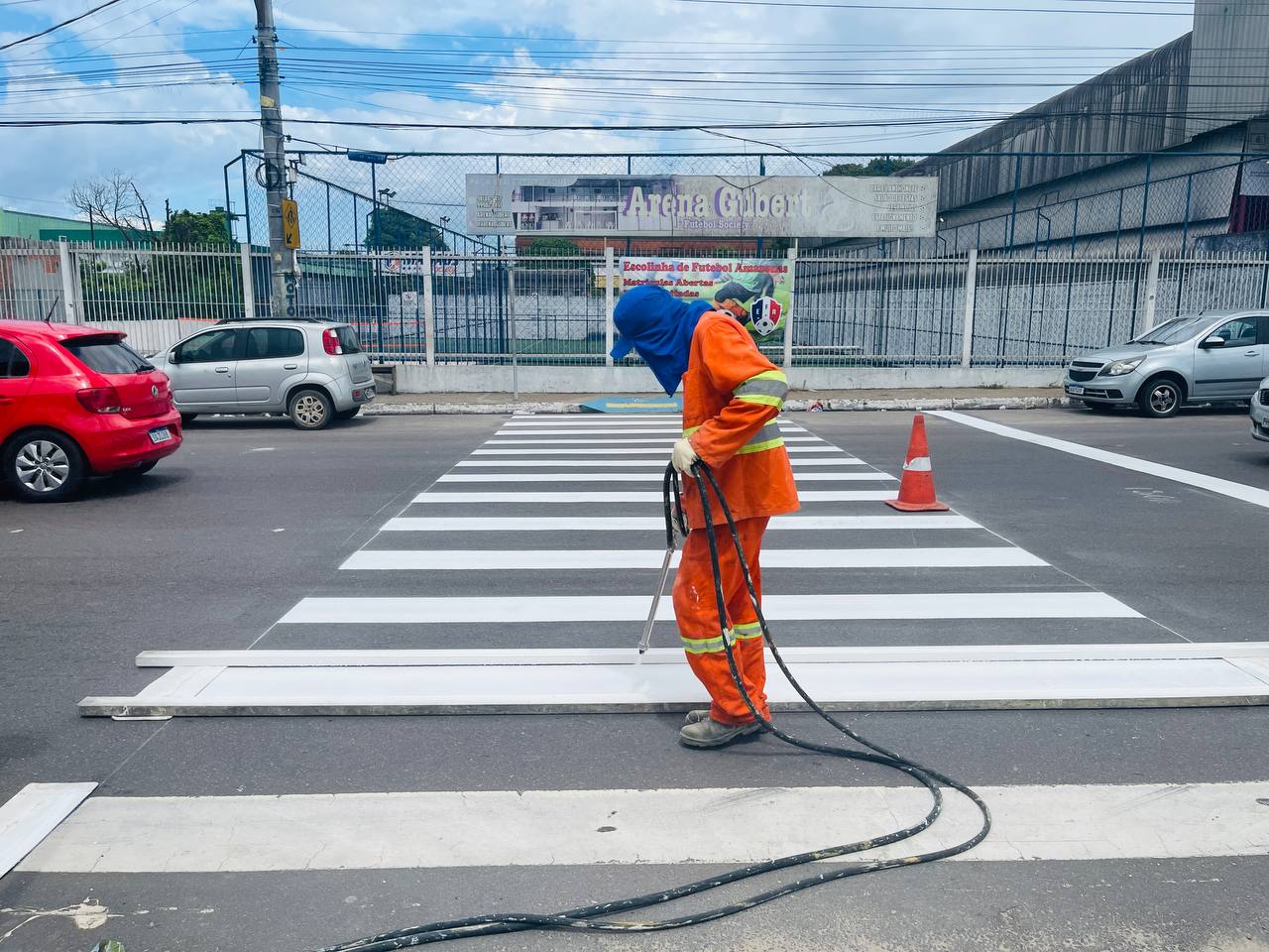 Prefeitura impulsiona segurança viária com sinalização e educação de trânsito