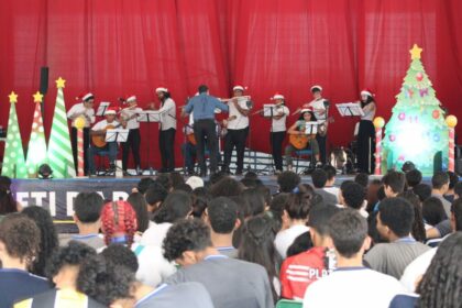 Mais de 3.500 alunos prestigiaram a programação de Natal nos Cetis