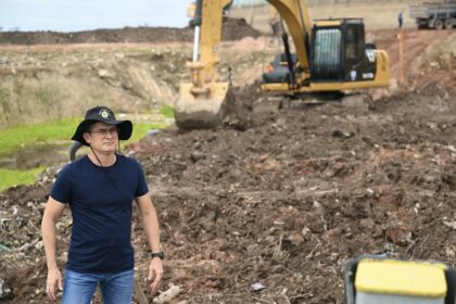 Prefeito vistoria obras de desassoreamento em Manaus