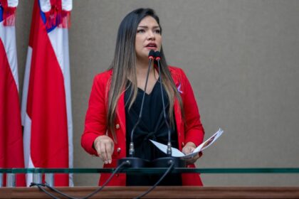 No Dia Mundial do Braille, deputada Joana Darc defende instalação de placas em braille para deficientes visuais nas rodoviárias do Amazonas