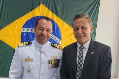 Adjuto Afonso prestigia transmissão de cargo de comandante da capitania dos portos