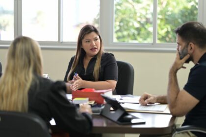 Após reunião técnica na Sema, deputada Joana Darc garante retorno dos Castramóveis no Amazonas