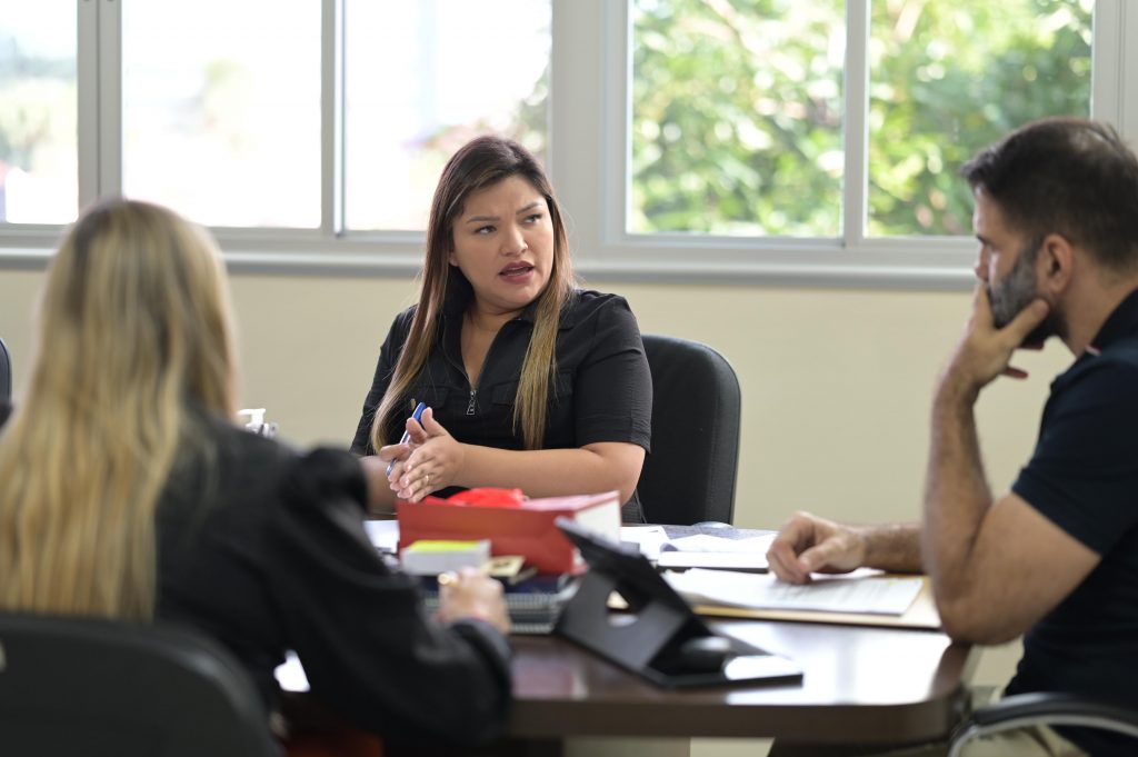 Após reunião técnica na Sema, deputada Joana Darc garante retorno dos Castramóveis no Amazonas