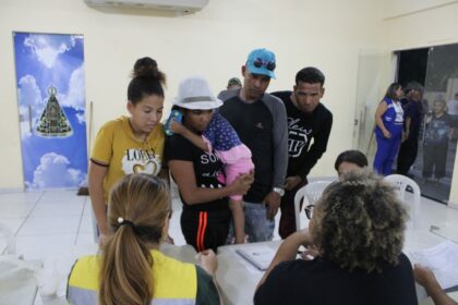 Prefeitura atende famílias vítimas de incêndio no bairro do Céu