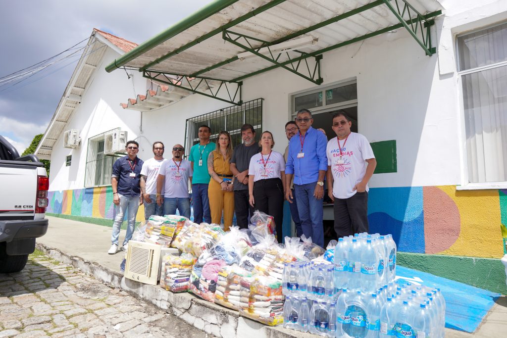 Comissão de Assistência Social da Assembleia entrega materiais arrecadados em campanha para auxiliar famílias da Praça 14 de Janeiro