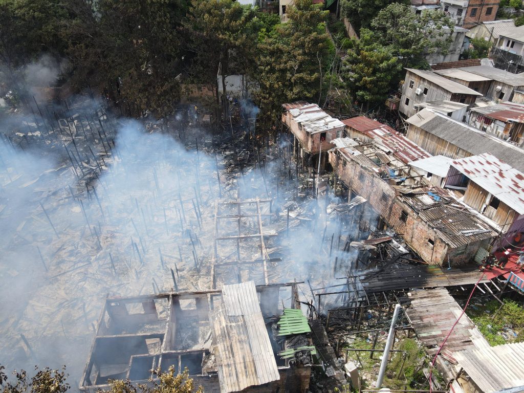 Comissão de Assistência Social da Assembleia intensifica campanha para ajudar famílias atingidas por incêndio, em Manaus