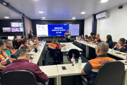 Defesa Civil do Amazonas realiza simulado do Sistema de Alerta para reforçar a preparação frente a desastres 