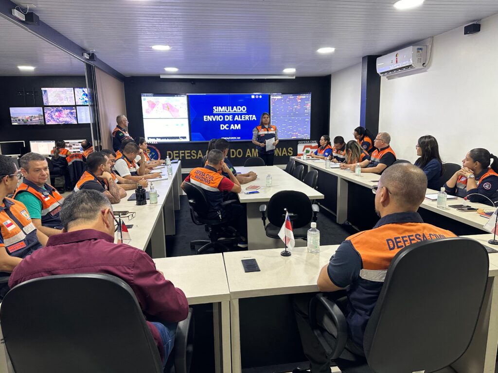 Defesa Civil do Amazonas realiza simulado do Sistema de Alerta para reforçar a preparação frente a desastres 