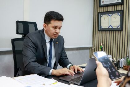 Lei do deputado Delegado Péricles prevê a troca do Código de Defesa do Consumidor físico por digital em estabelecimentos