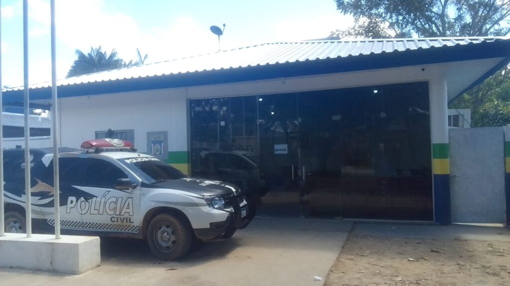 PC-AM e PMAM apreendem adolescente por ato infracional análogo ao crime de homicídio contra o próprio pai, em Carauari