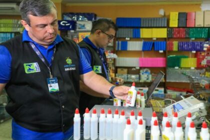 ‘Aulas Seguras’: Em cinco dias, Ipem-AM apreende quase 4 mil artigos escolares irregulares no comércio de Manaus