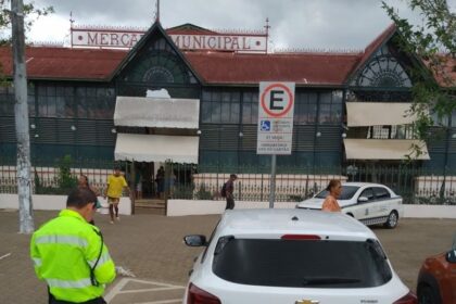 Prefeitura intensifica fiscalização de estacionamento irregular