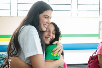 Lei de Mayra Dias proíbe dinheiro público em eventos com erotização e sexualização de crianças e adolescentes