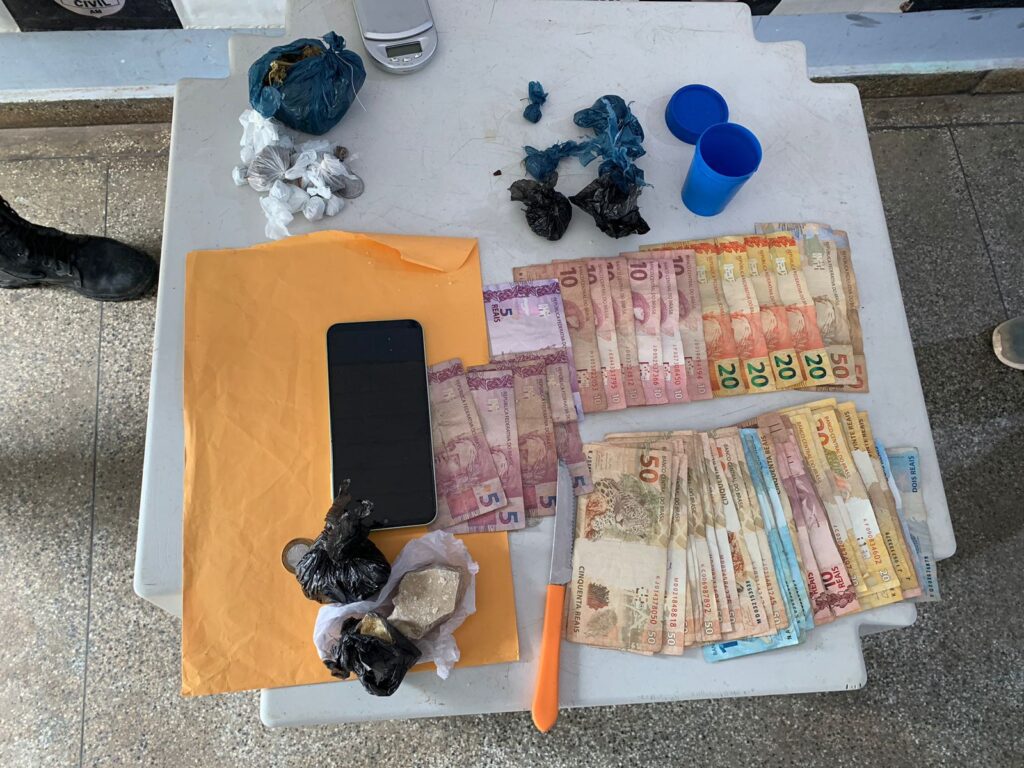 Em Carauari, Polícia Civil prende dupla em posse de drogas e cerca de R$ 3 mil em espécie