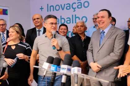 Prefeito de Manaus inaugura espaço da OAB