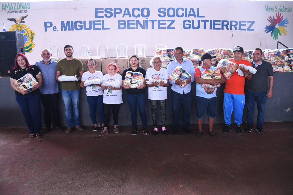 Deputado Cabo Maciel acompanha Ação Social da Sejusc que contemplou Associação Mãos Solidárias de Itacoatiara