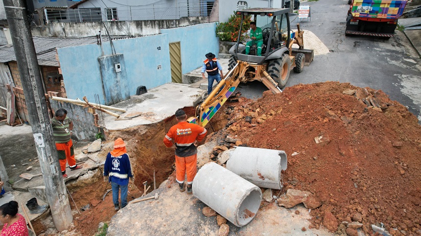 Prefeitura recupera rede de drenagem profunda no São Francisco