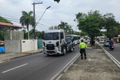 Prefeitura notifica 20 caminhões por infração de trânsito