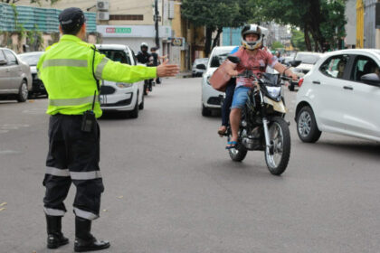 Ações de fiscalização mais efetivas para motociclistas em Manaus