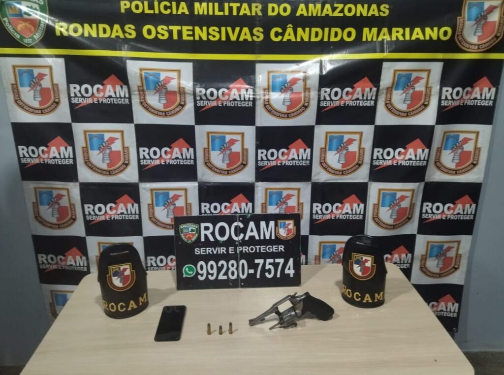 PMAM prende duas pessoas e apreende adolescente de 17 anos com arma de fogo