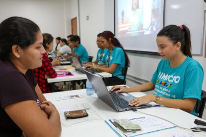 Prefeitura leva serviços do Sine para as zonas Norte e Leste