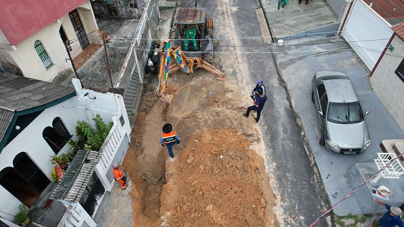Prefeitura de Manaus recupera rede de drenagem no bairro Petrópolis e intensifica frentes de obras na zona Sul