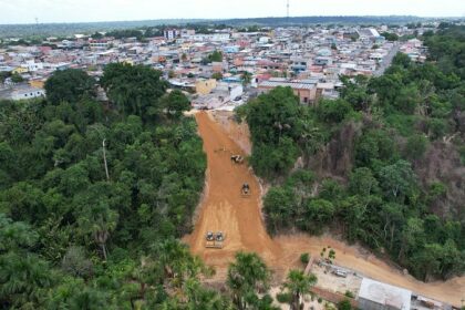 Obra da prefeitura é executada de forma emergencial em erosão no Nova Cidade