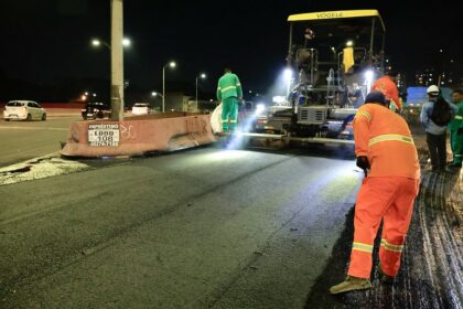 Prefeitura avança na aplicação de asfalto no viaduto Miguel Arraes