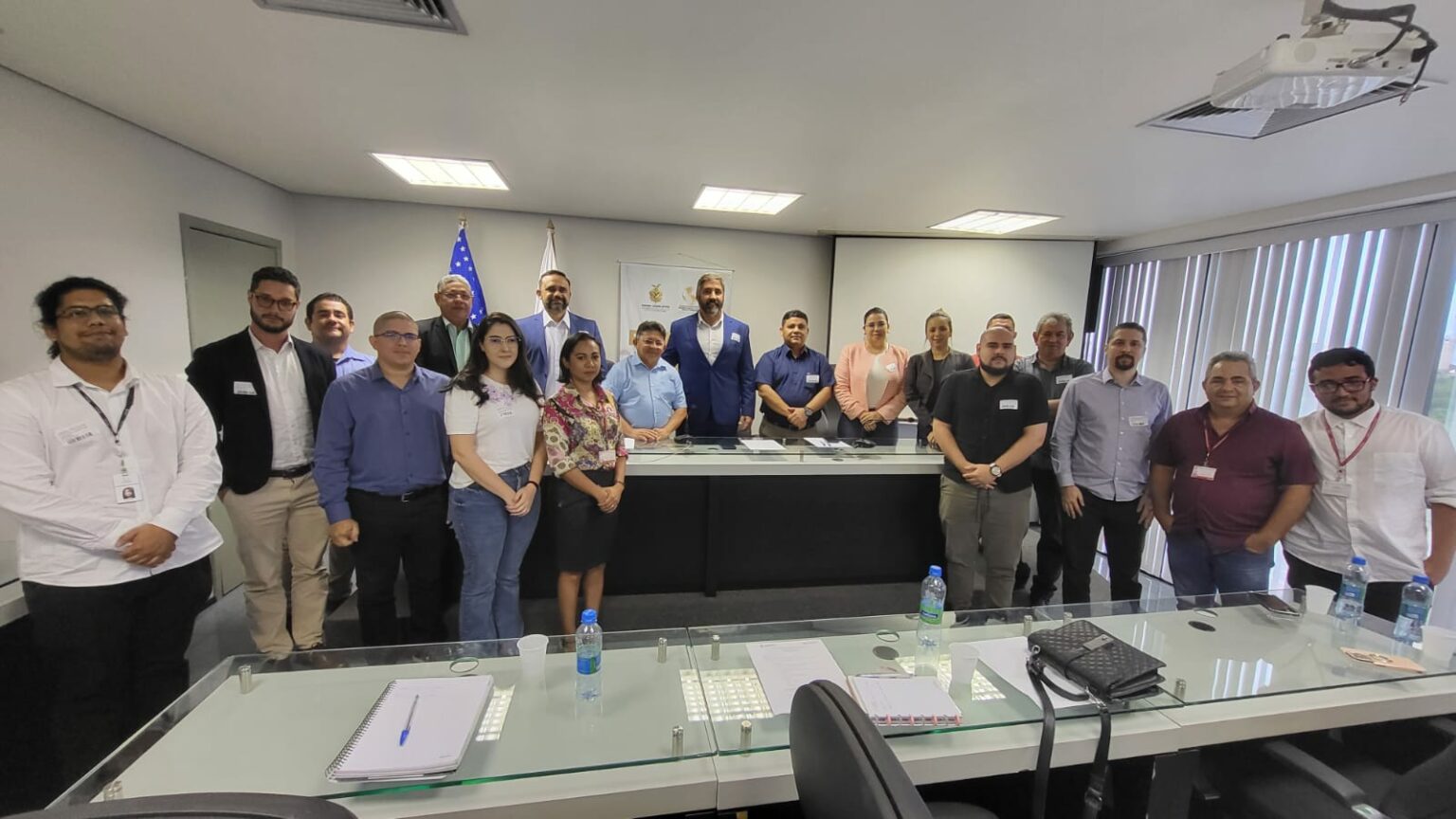 Comissão de Geodiversidade da Aleam discute importância do gás natural em reunião técnica