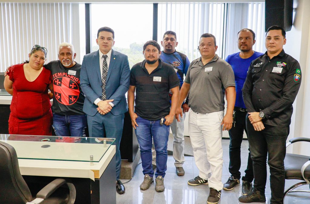 Deputado Delegado Péricles se reúne com representantes de motoristas de App para debater sobre a condução de passageiros em vulnerabilidade a autoridades