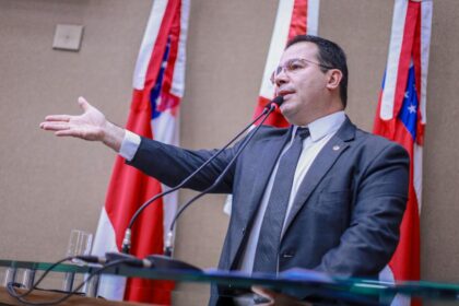 Deputado Wilker Barreto pede suspensão da contratação de OS para gerir hospital em Lábrea