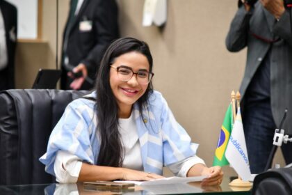 Dra. Mayara propõe cadastro único de mães atípicas para facilitar concessão de benefícios